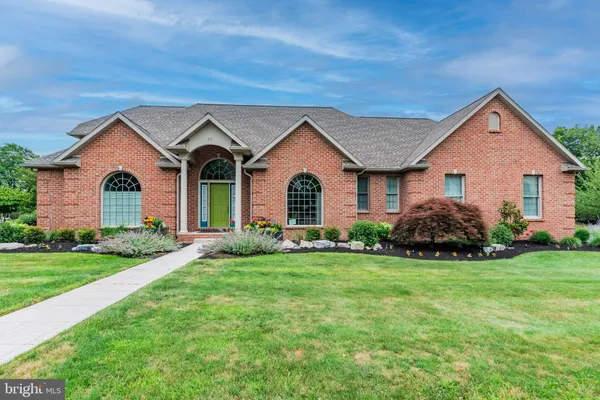 $739,000 | 33 Emlyn Lane, Mechanicsburg, PA 17055