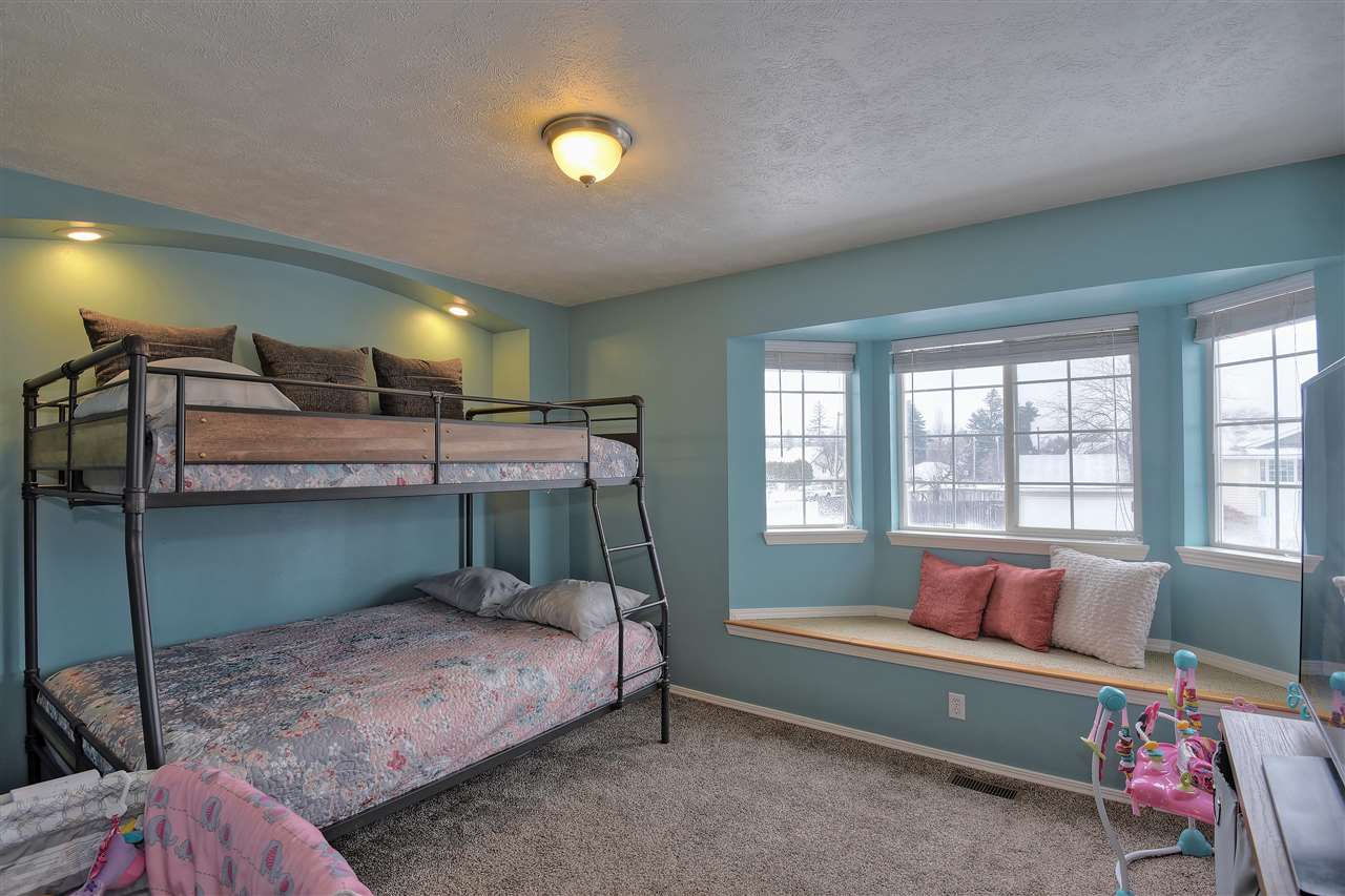 725 South St Charles Road Spokane Valley, WA 99037 - Photo 16 of 20