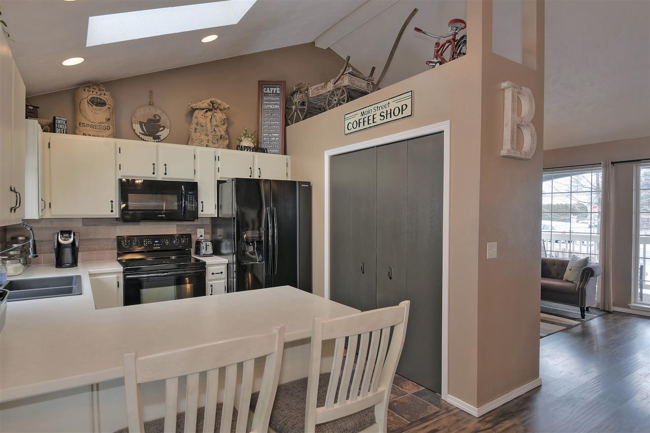 725 South St Charles Road Spokane Valley, WA 99037 - Photo 8 of 20