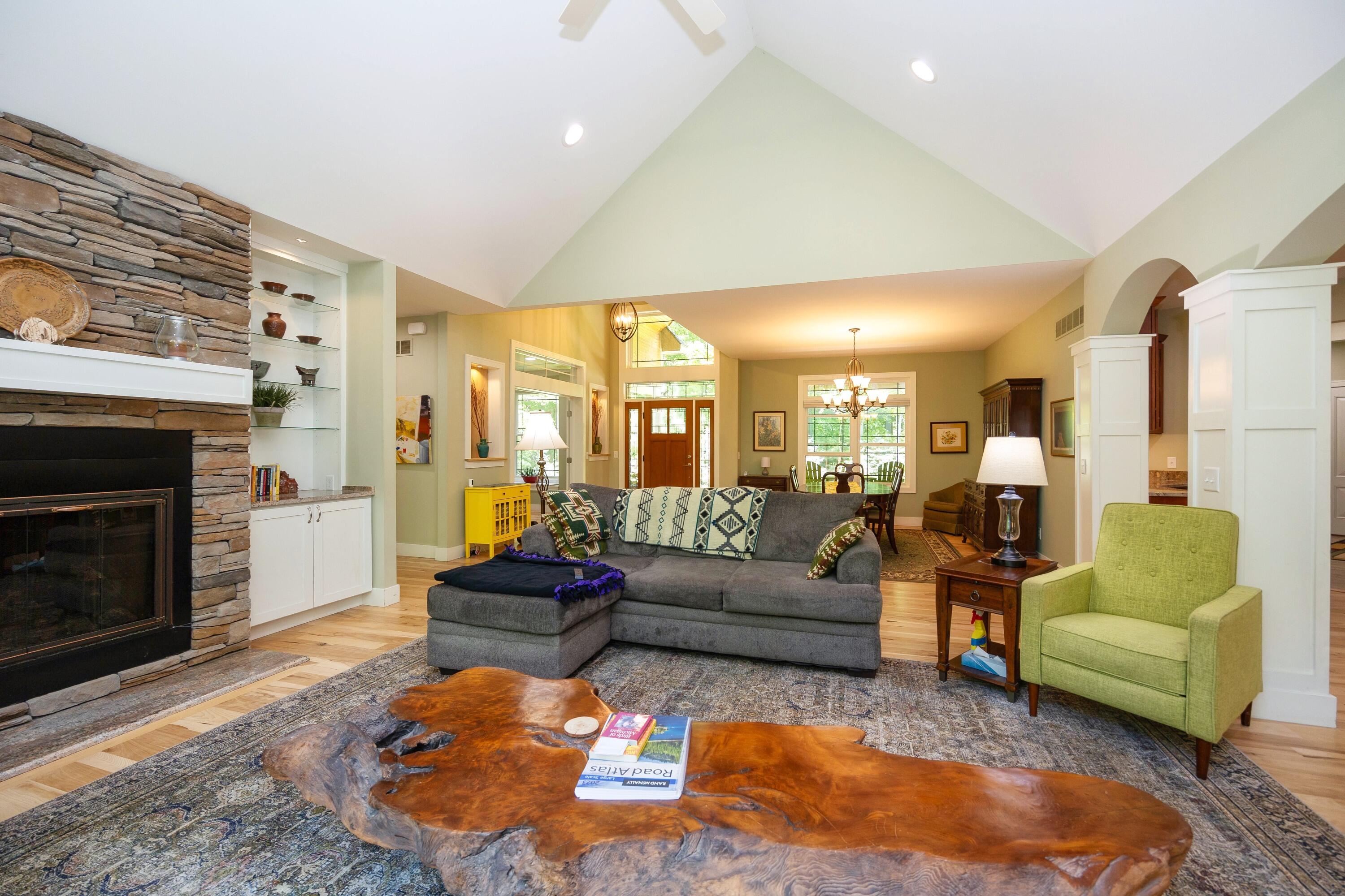 3835 Hawk Crest Road Ann Arbor, MI 48103 - Photo 15 of 102 16 Great room 5