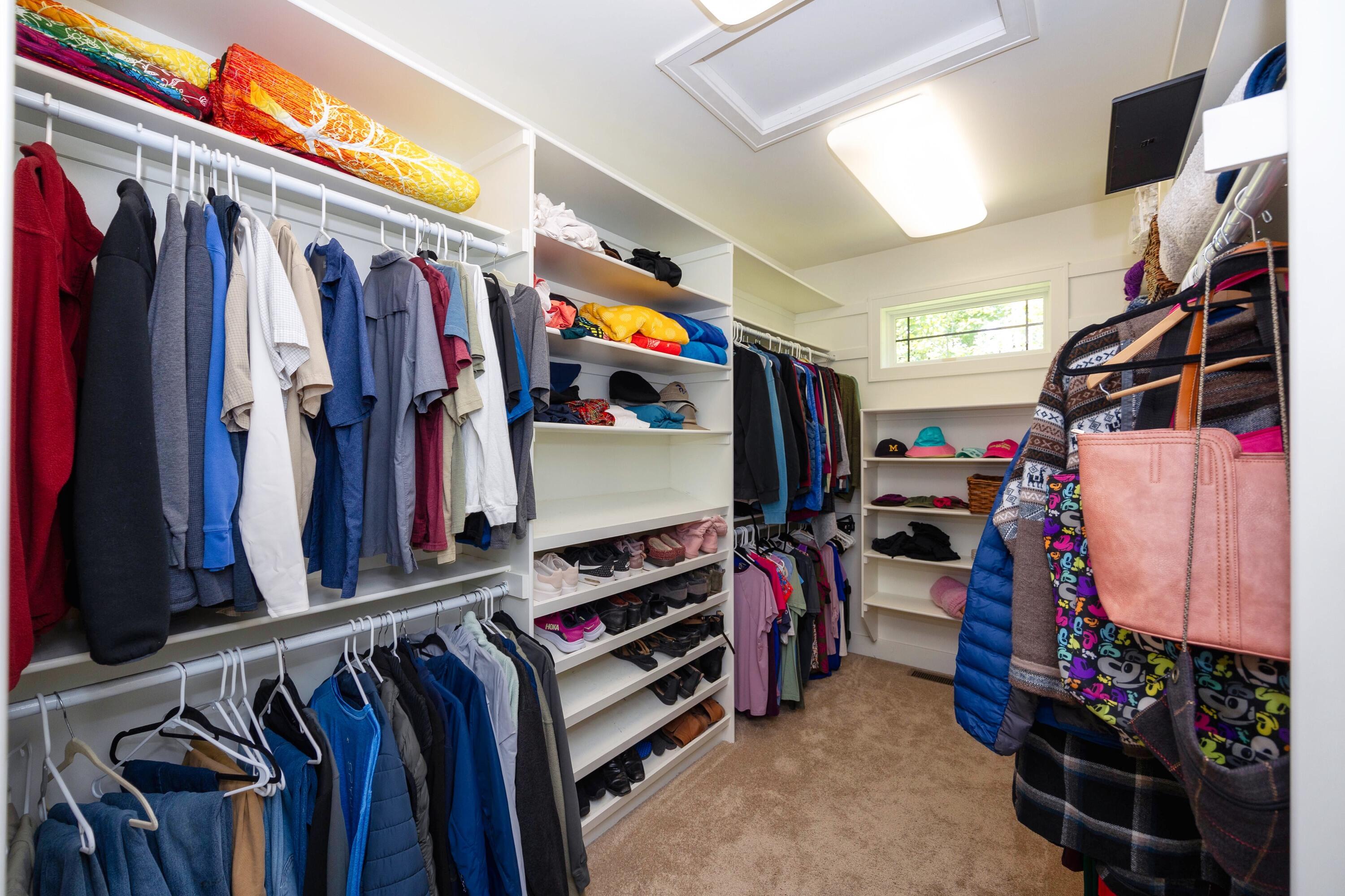 3835 Hawk Crest Road Ann Arbor, MI 48103 - Photo 29 of 102 28 Primary closet