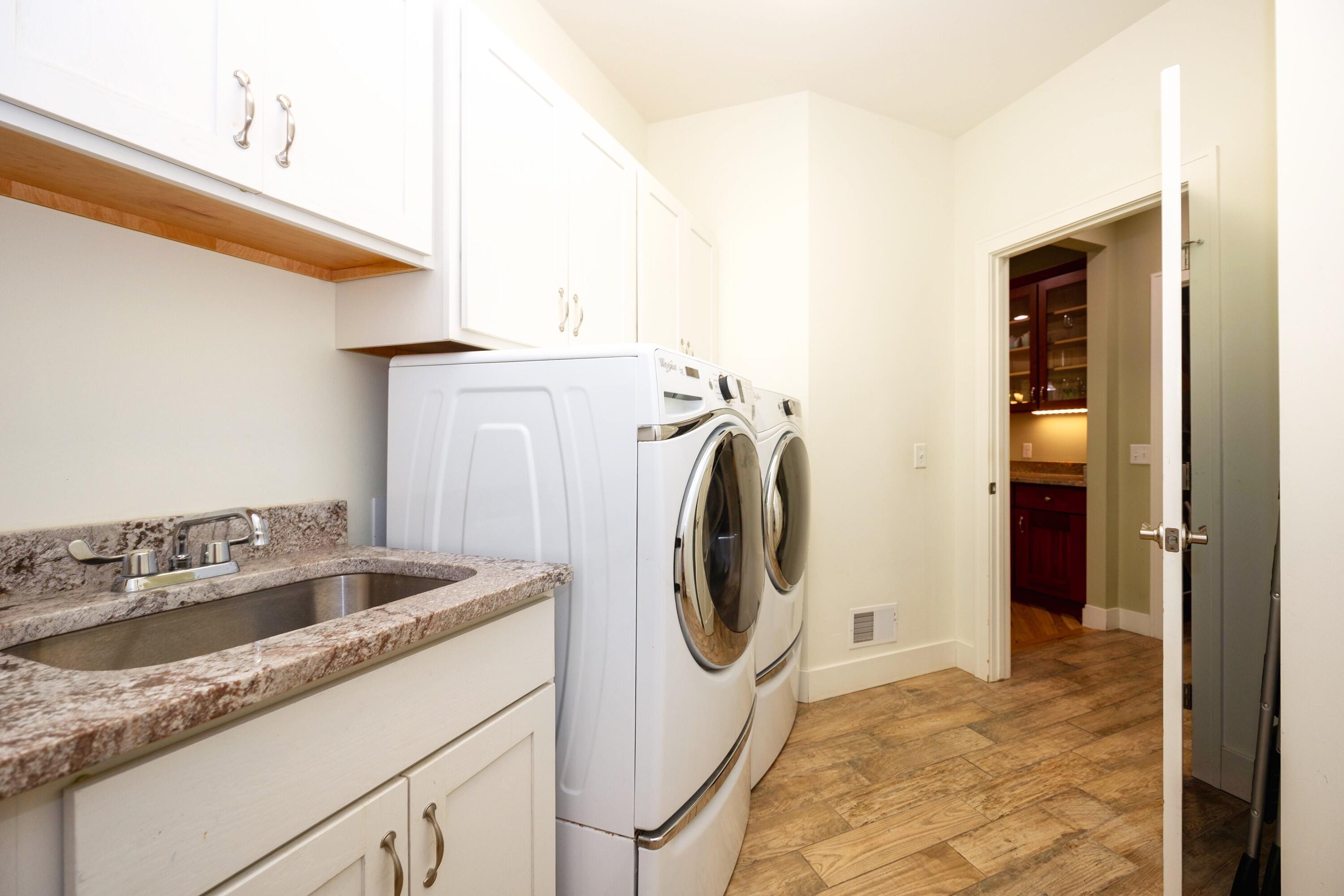 3835 Hawk Crest Road Ann Arbor, MI 48103 - Photo 43 of 102 42 Laundry 2