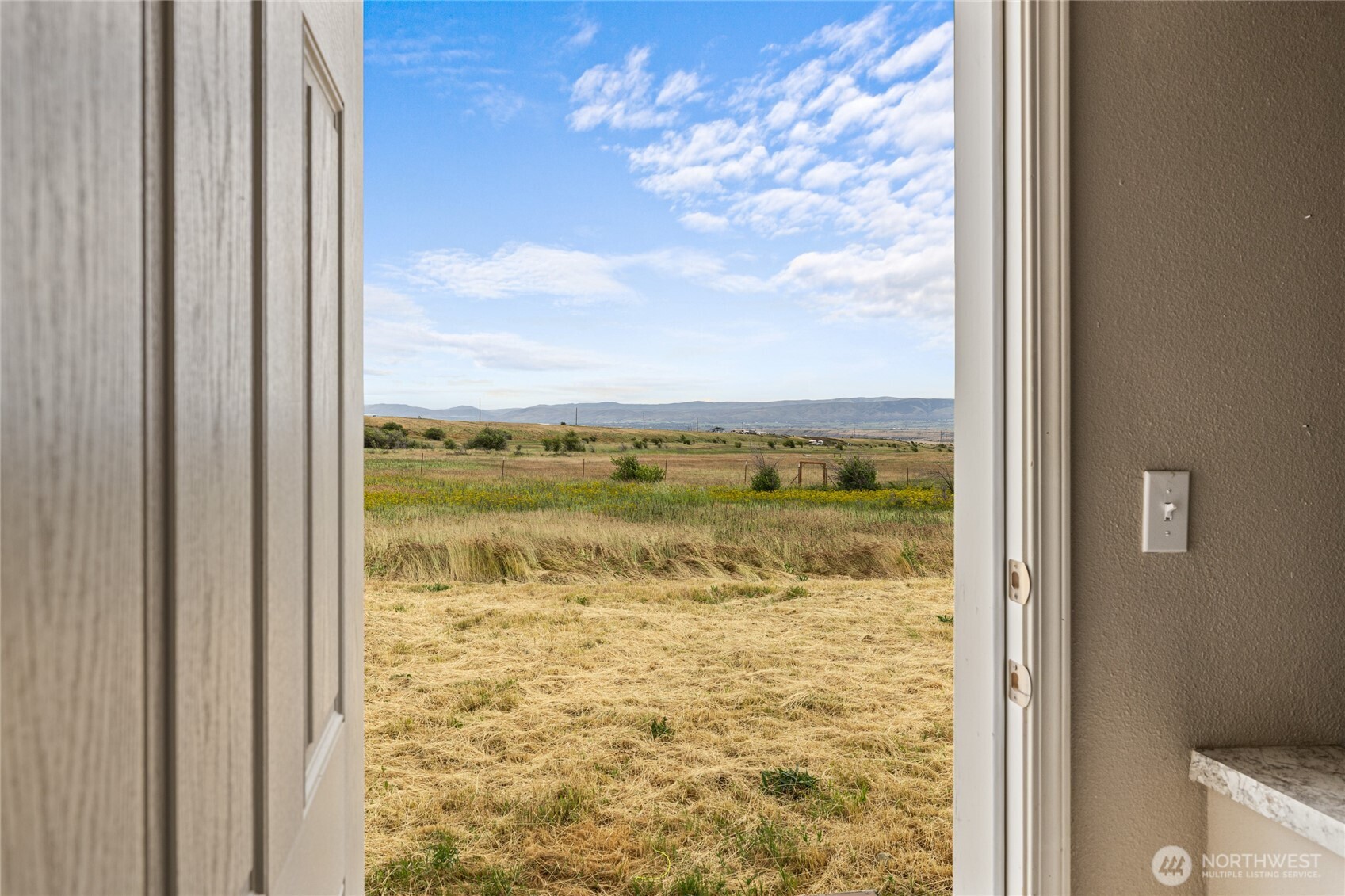 261 Flying Rock Road Ellensburg, WA 98926 - Photo 4 of 32