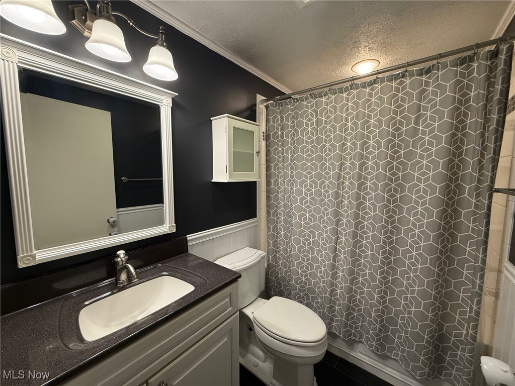 5998 Collins Road Mentor, OH 44060 - Photo 22 of 38 Main Bath