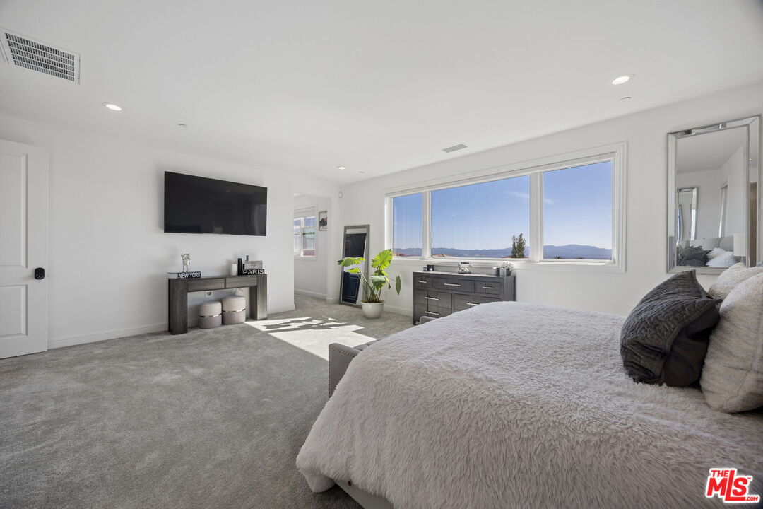 11800 Tudor Court Porter Ranch, CA 91326 - Photo 19 of 35