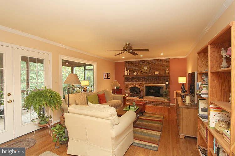 1559 Trails Edge Lane Reston, VA 20194 - Photo 15 of 30 Family Room