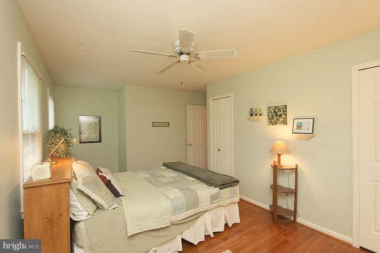 1559 Trails Edge Lane Reston, VA 20194 - Photo 24 of 30 Bedroom