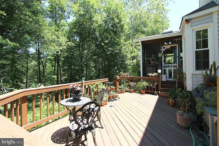 1559 Trails Edge Lane Reston, VA 20194 - Photo 28 of 30 Exterior (Rear)
