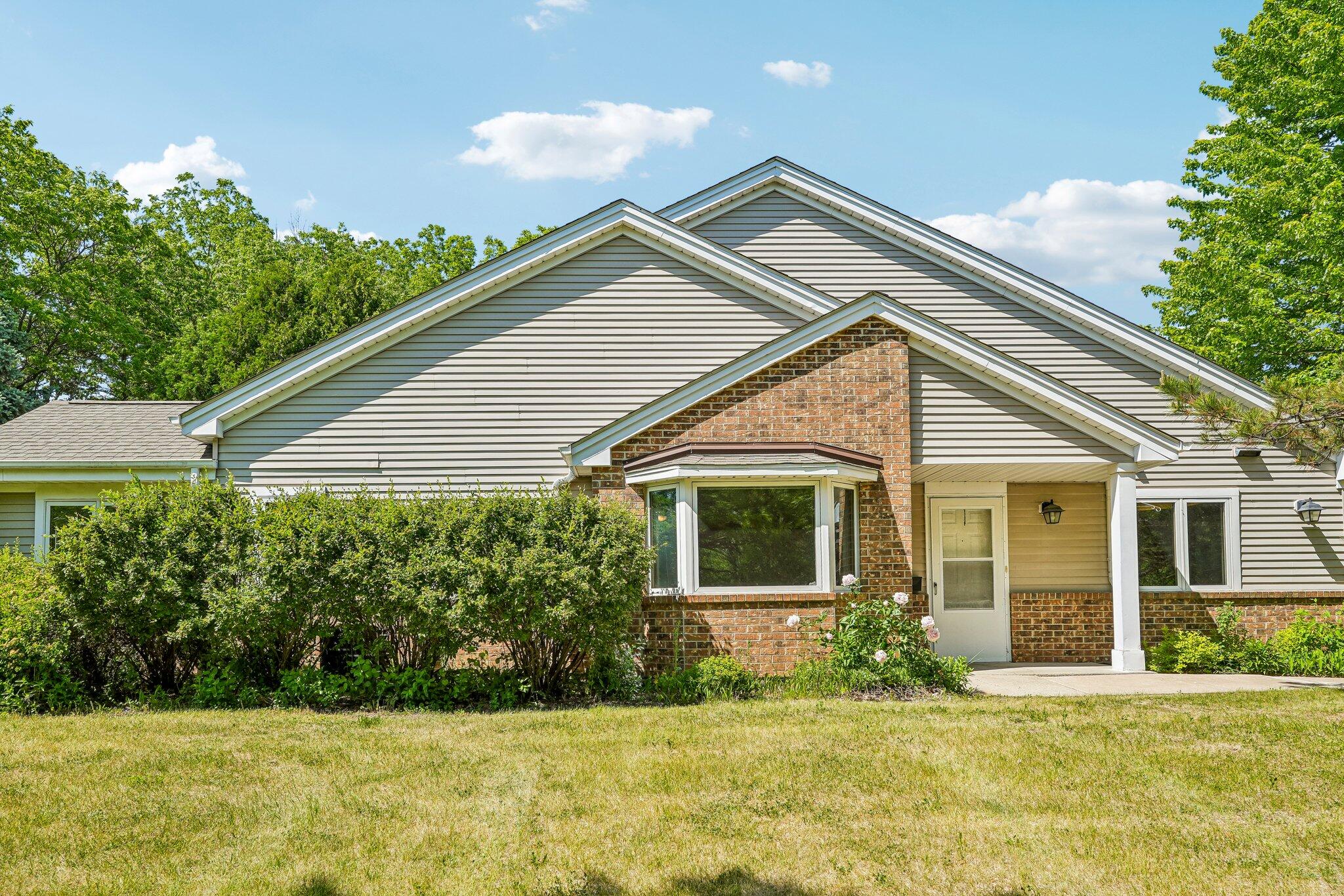 7017 West Hummingbird Court Milwaukee, WI 53223 - Photo 32 of 38 Front View