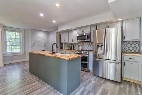 $389,900 | 4366 Lenn Road, Newburgh, IN 47630