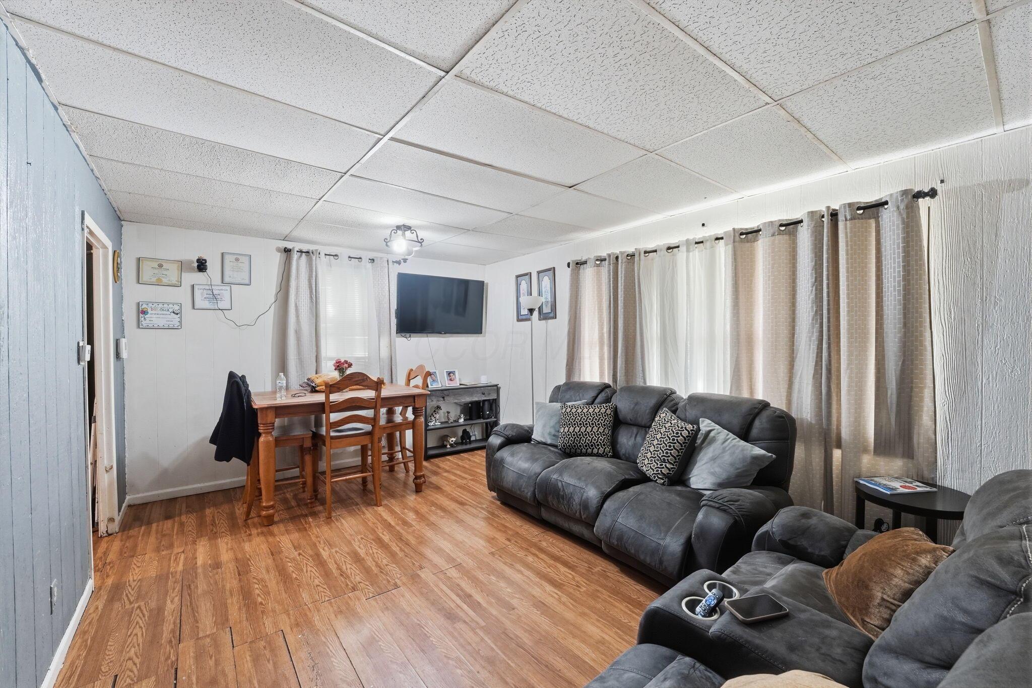 1057 South Hampton Road Columbus, OH 43227 - Photo 5 of 14 5-web-or-mls-1057-s-hampton-rd