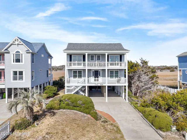 $1,050,000 | 708 Ocean Boulevard West, Holden Beach, NC 28462