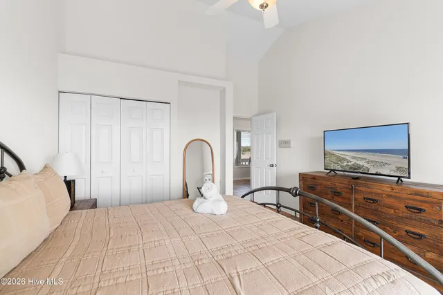 $1,050,000 | 708 Ocean Boulevard West, Holden Beach, NC 28462