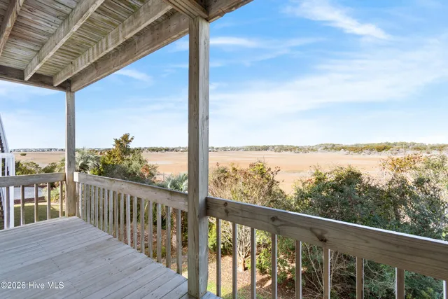 $1,050,000 | 708 Ocean Boulevard West, Holden Beach, NC 28462