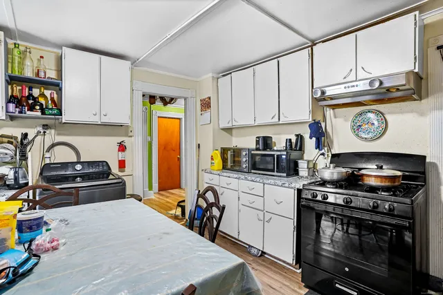 $275,000 | 9 Kenyon Street, Waterbury, CT 06704