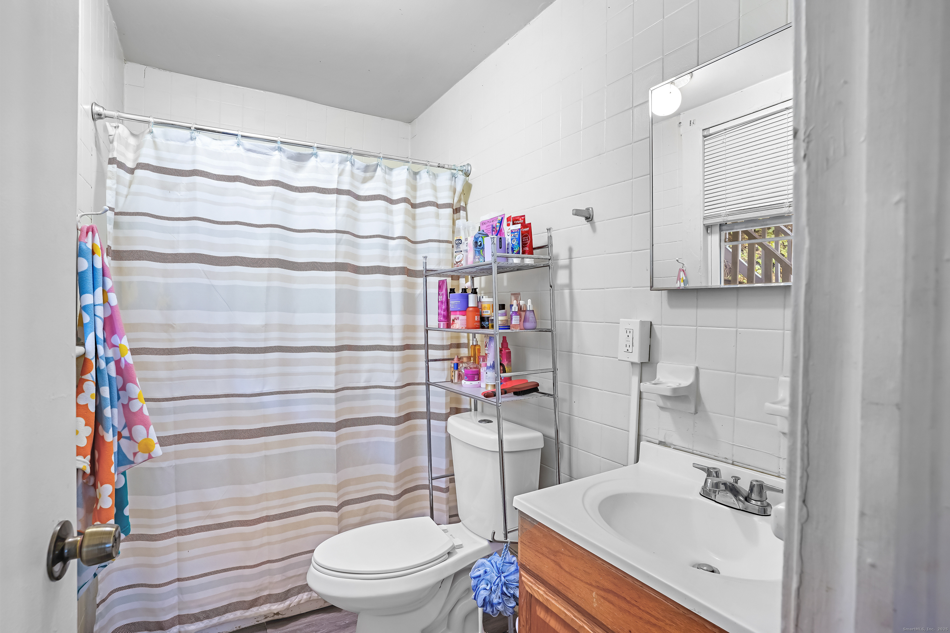 9 Kenyon Street Waterbury, CT 06704 - Photo 19 of 26 Unit 1-Bathroom