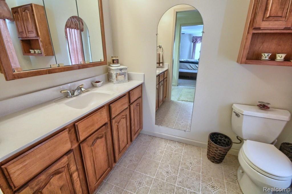 9889 Church Road Grosse Ile, MI 48138 - Photo 16 of 32 Master_Bathroom.jpg