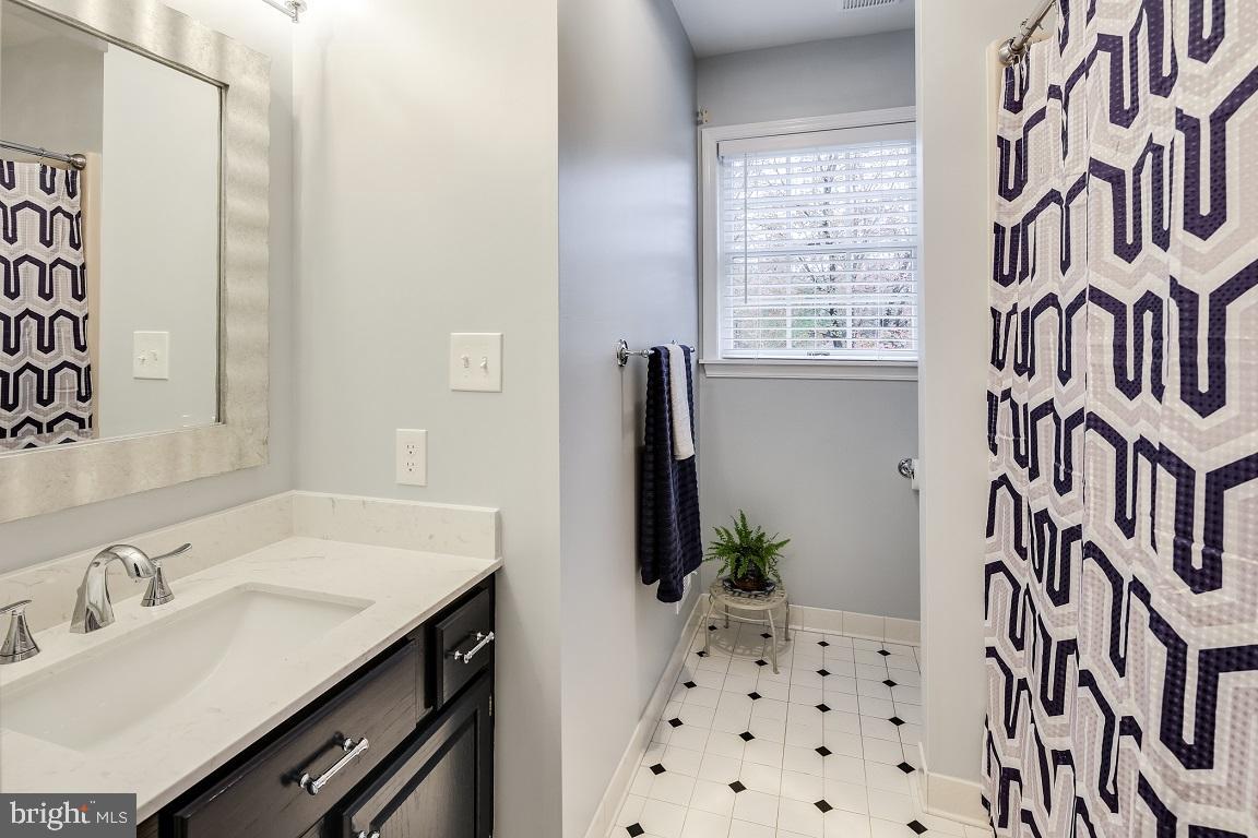 3485 Hooper Road New Windsor, MD 21776 - Photo 22 of 38 Main Level Full Bathroom
