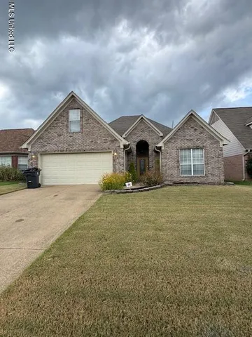 $320,000 | 1102 Greenwich Drive, Hernando, MS 38632