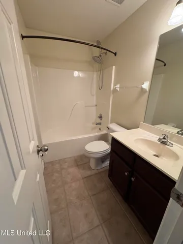 $320,000 | 1102 Greenwich Drive, Hernando, MS 38632