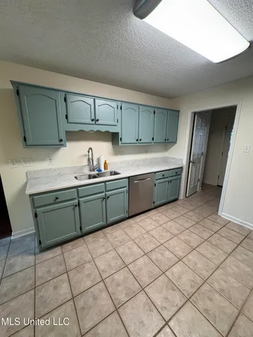 $320,000 | 1102 Greenwich Drive, Hernando, MS 38632