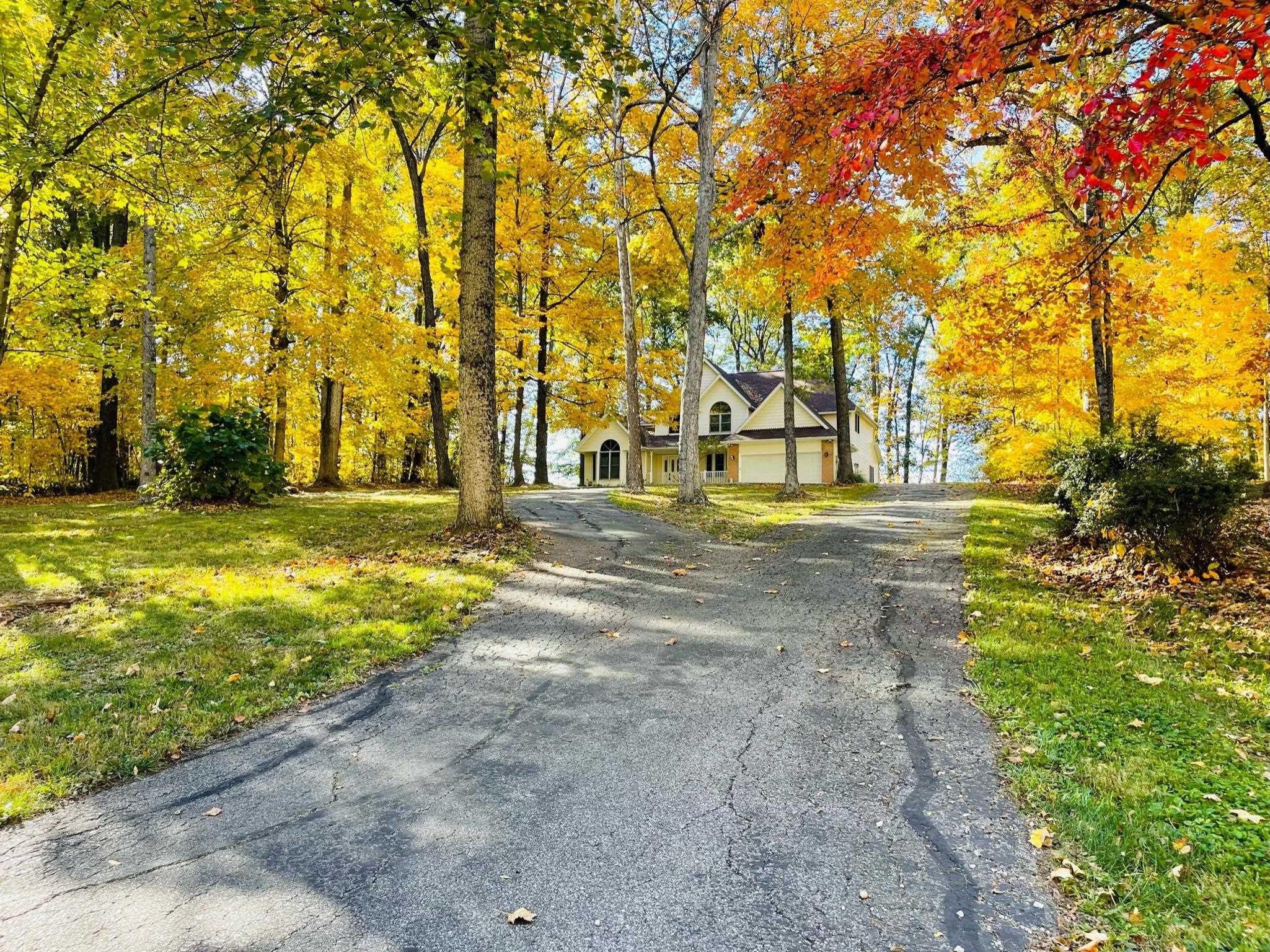 463 Foxridge Drive Springville, IN 47462 - Photo 3 of 31