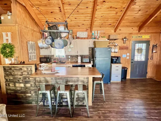 $279,900 | 221 Deerwood Park Drive, Oakland, MS 38948