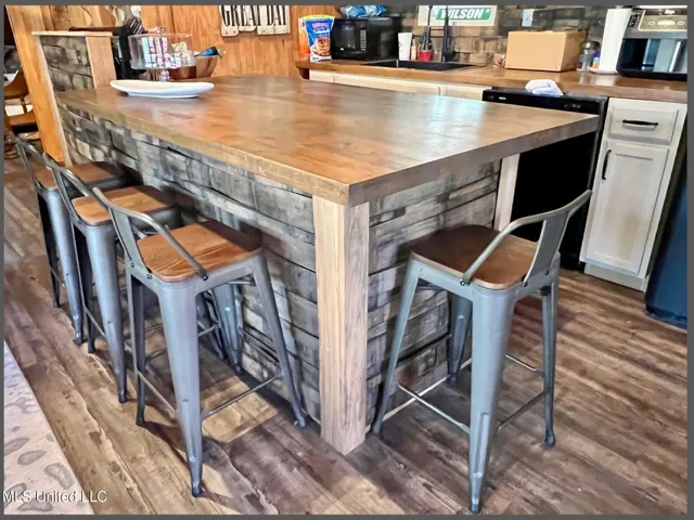 $279,900 | 221 Deerwood Park Drive, Oakland, MS 38948