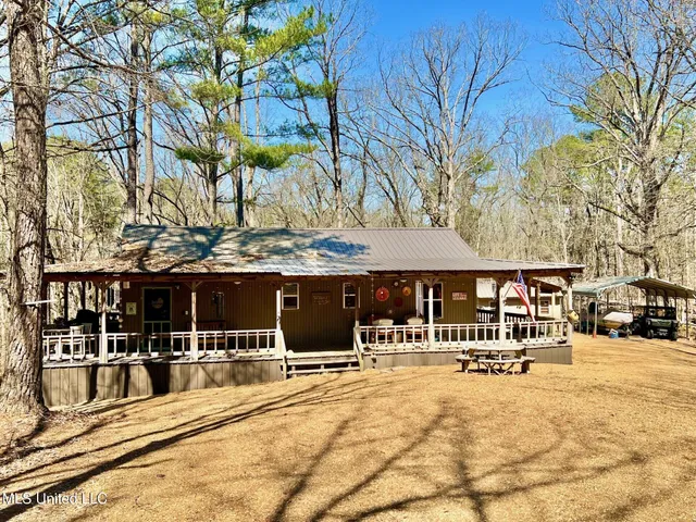 $279,900 | 221 Deerwood Park Drive, Oakland, MS 38948
