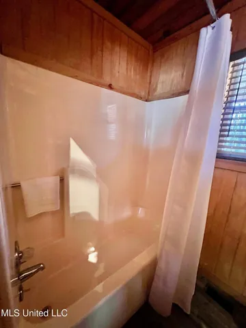 $279,900 | 221 Deerwood Park Drive, Oakland, MS 38948