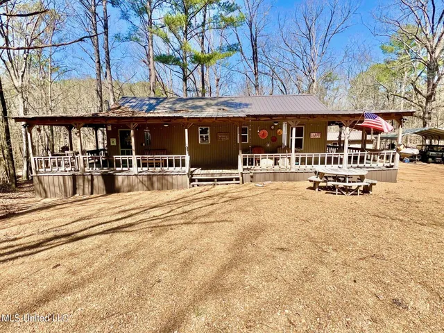 $279,900 | 221 Deerwood Park Drive, Oakland, MS 38948