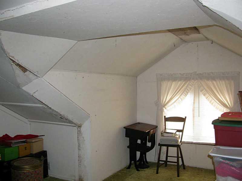 25 Camp Road Hartford, ME 04220 - Photo 8 of 34 Bedroom.