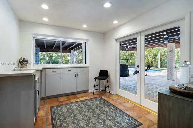 $9,950 | 6255 Southwest 99th Terrace, Pinecrest, FL 33156