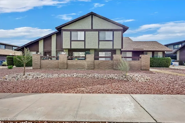 $1,645 | 4474 Buena Vista Drive, Las Vegas, NV 89102