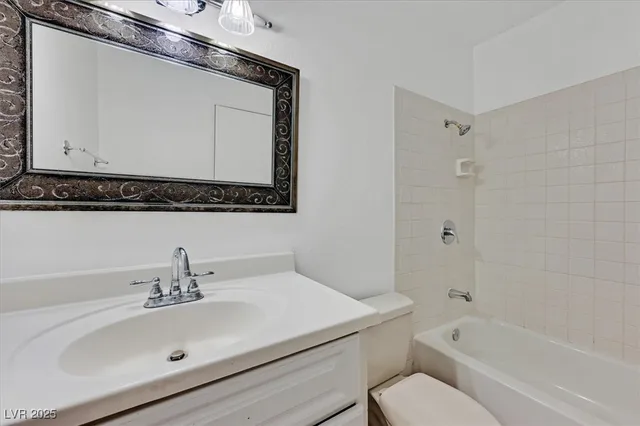 $1,645 | 4474 Buena Vista Drive, Las Vegas, NV 89102