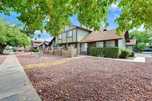 $1,645 | 4474 Buena Vista Drive, Las Vegas, NV 89102