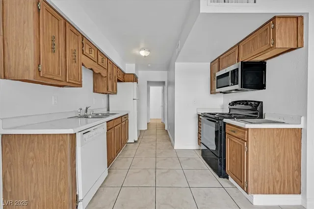 $1,645 | 4474 Buena Vista Drive, Las Vegas, NV 89102