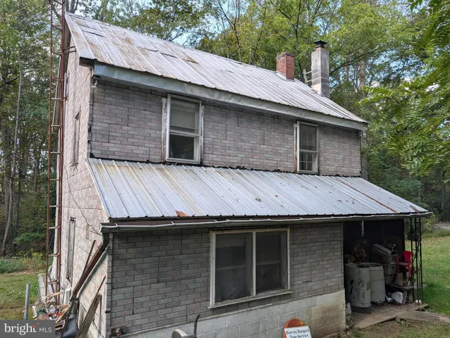 $245,000 | 340 Lake Road, Spring Grove, PA 17362