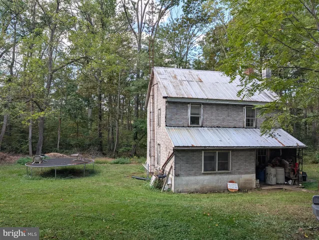 $245,000 | 340 Lake Road, Spring Grove, PA 17362