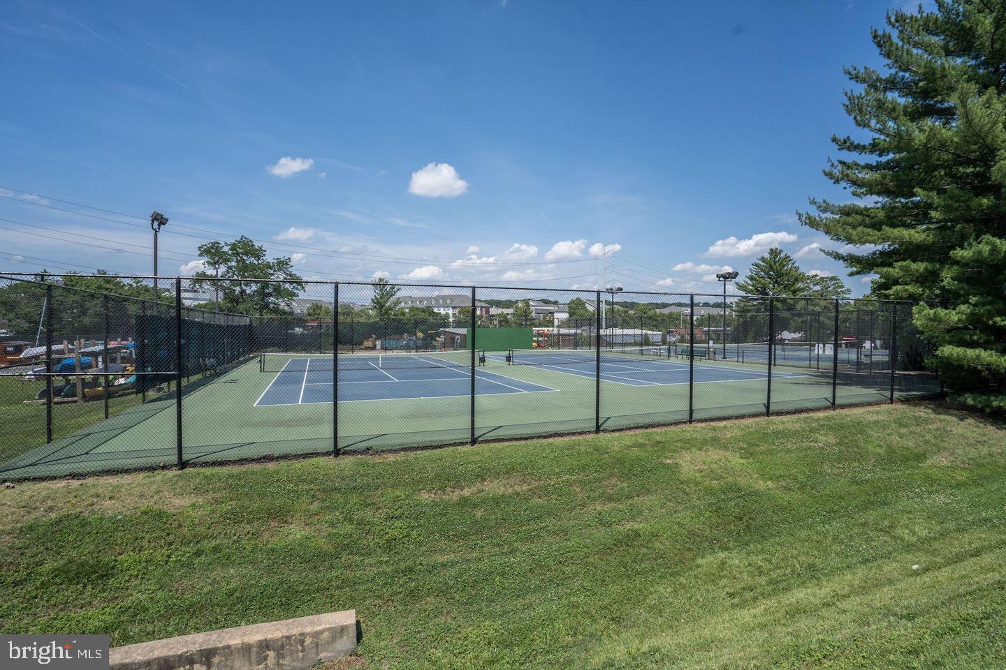 3472 Gunston Road, Unit 723 Alexandria, VA 22302 - Photo 25 of 33