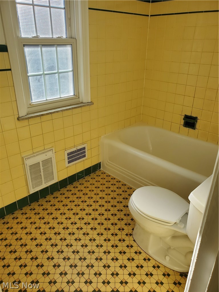 3692 Berkeley Road Cleveland Heights, OH 44118 - Photo 5 of 8
