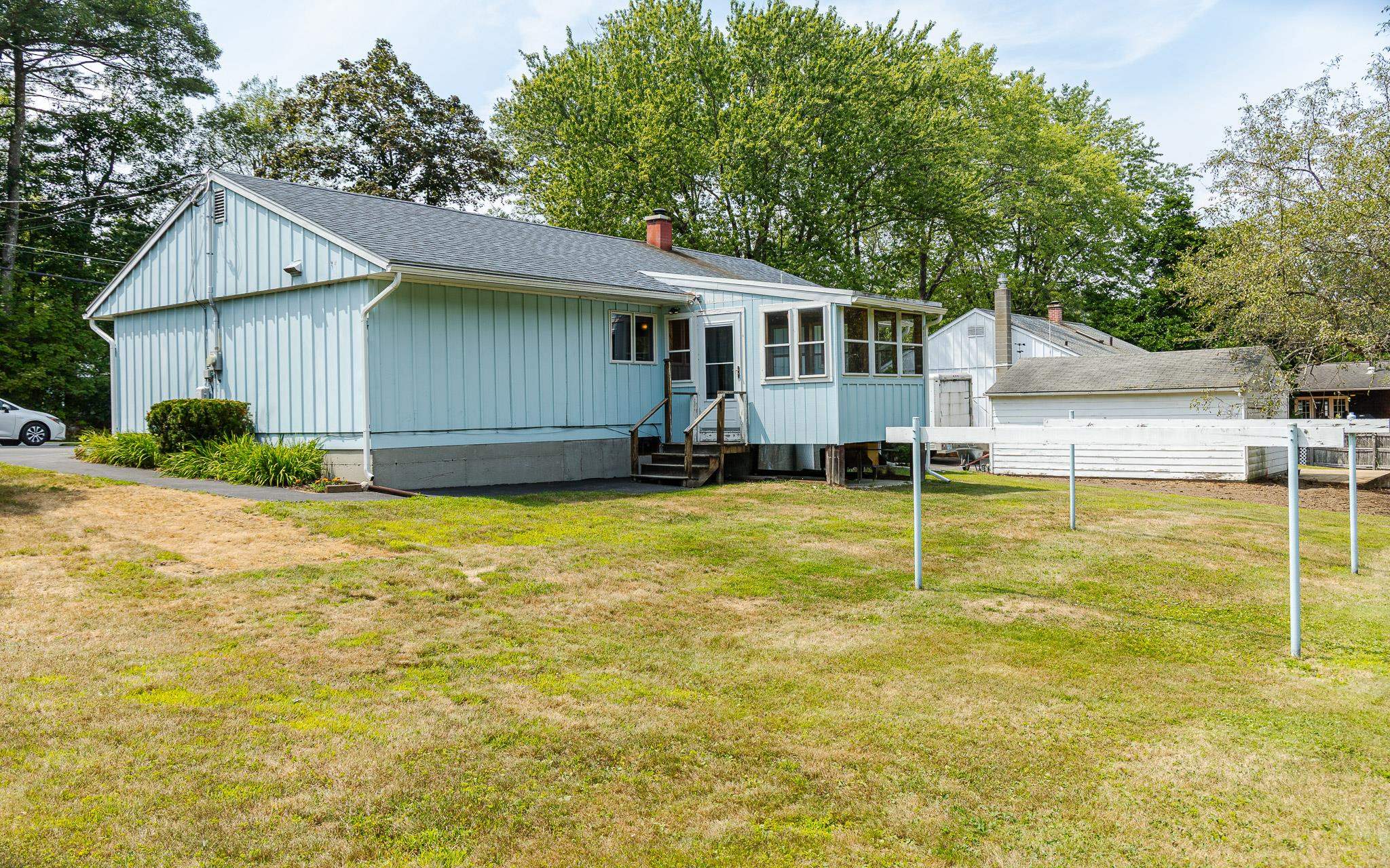 319 Matthews Road Swanzey, NH 03446 - Photo 3 of 37