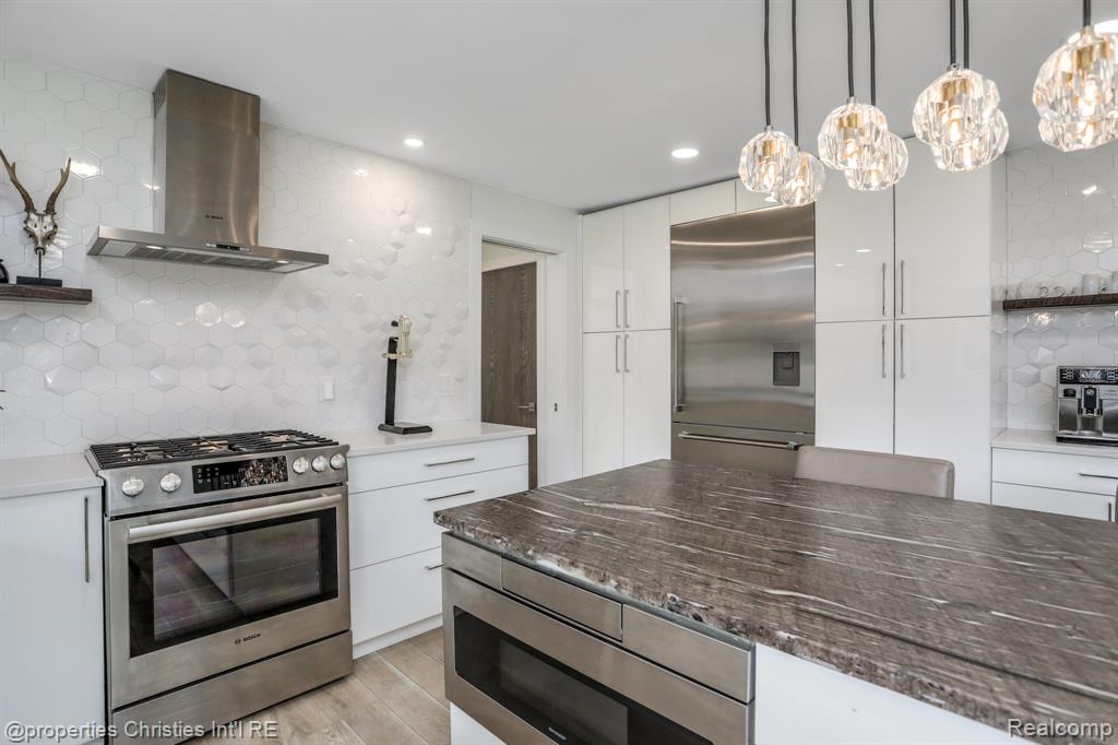 1093 Greentree Road Bloomfield Hills, MI 48304 - Photo 17 of 33 Gallery Image 17