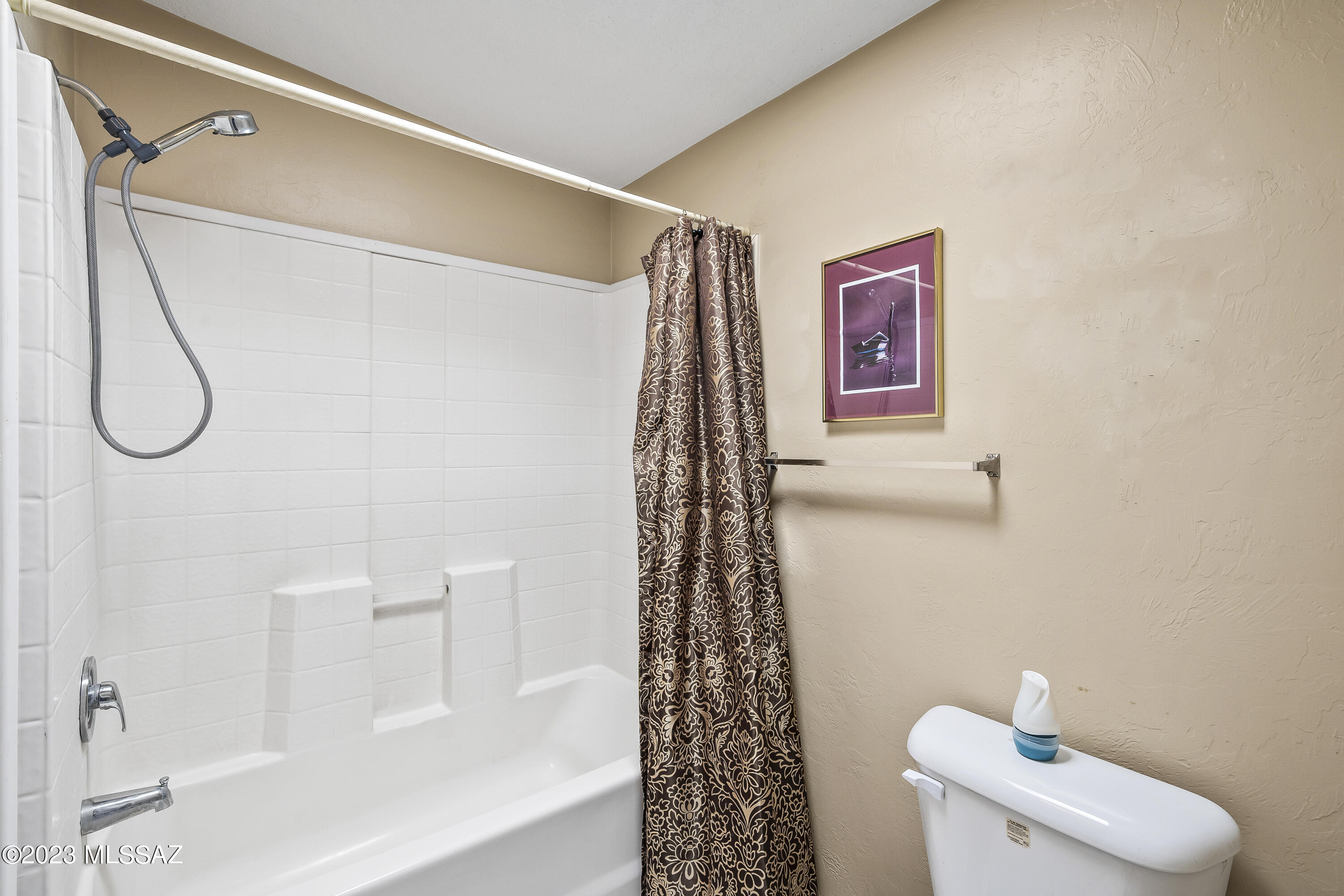 16915 West Sharps Road Marana, AZ 85653 - Photo 37 of 42 Guest bath-2