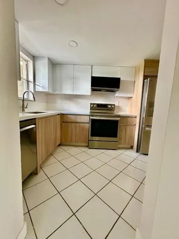 a view of utility room