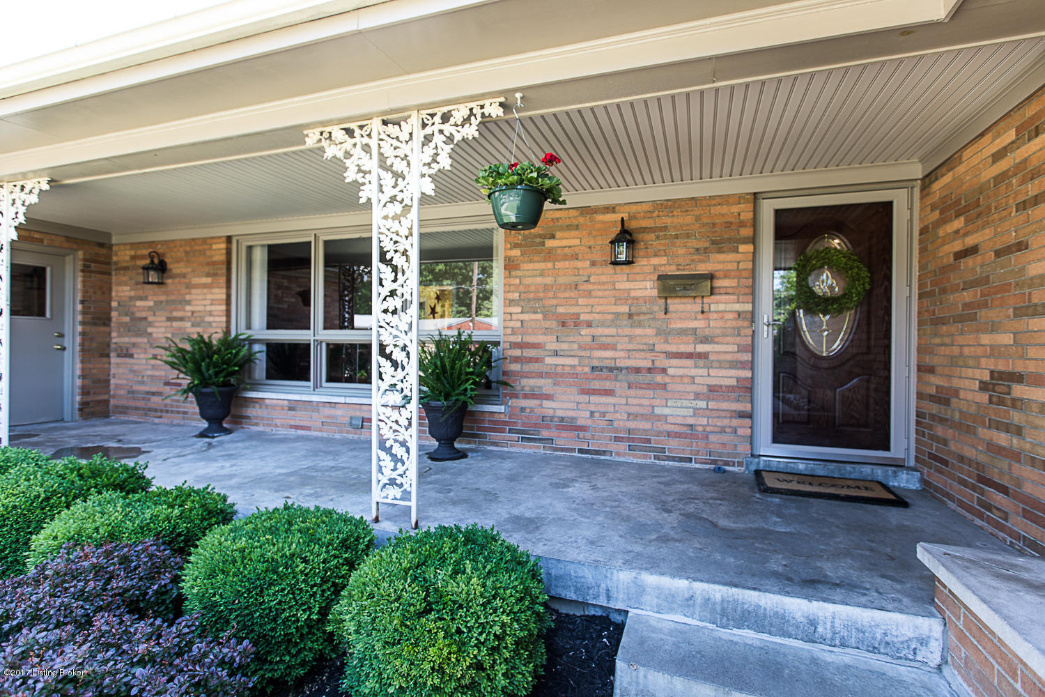 4105 Roxbury Road Louisville, KY 40218 - Photo 3 of 57 Front porch