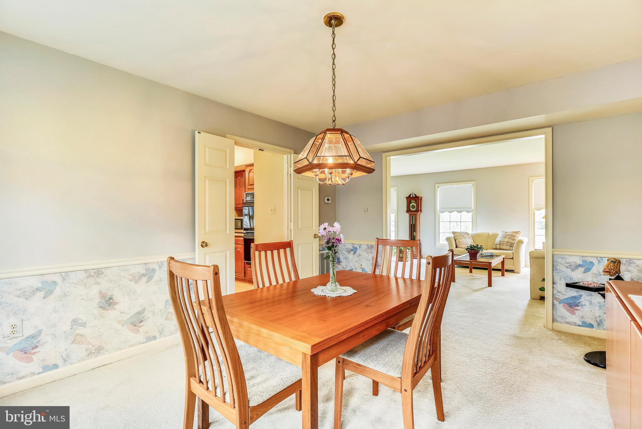 19 Rutledge Court Sterling, VA 20165 - Photo 13 of 36 LARGE DINING ROOM - PERFECT FOR ENTERTAINING