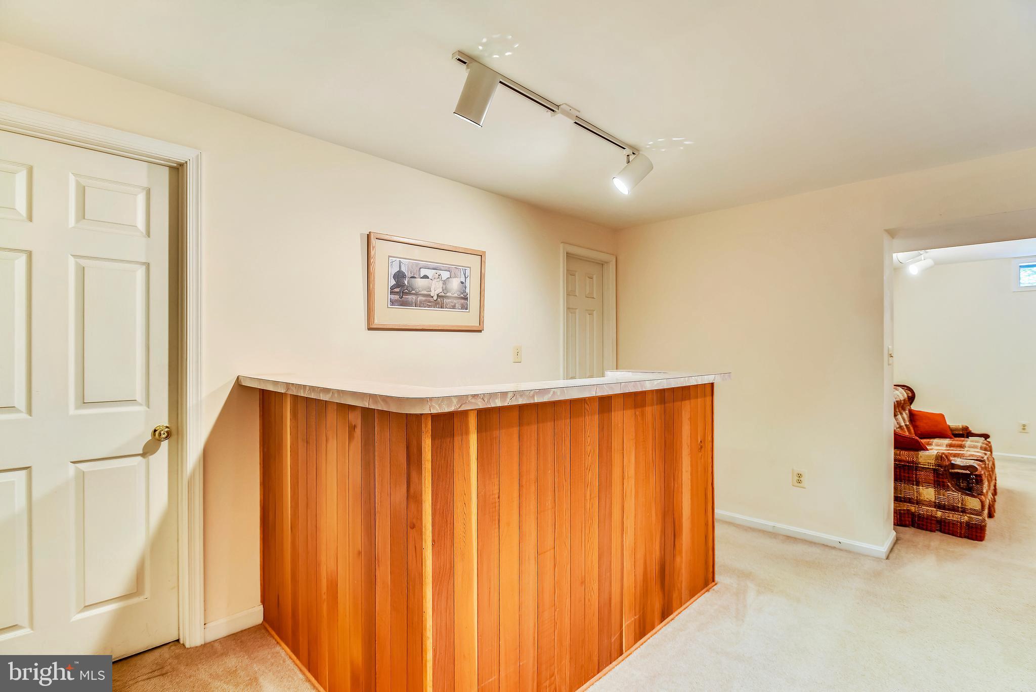 19 Rutledge Court Sterling, VA 20165 - Photo 31 of 36 WET BAR - GREAT FOR ENTERTAINING