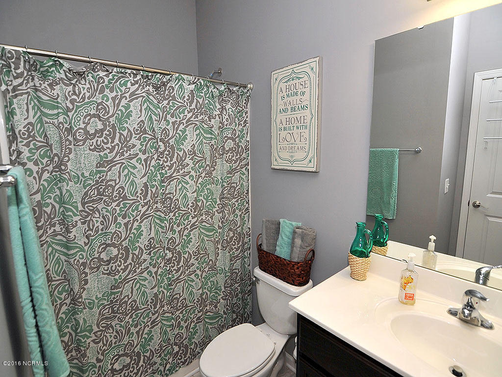 770 Bonaire Road Wilmington, NC 28412 - Photo 20 of 24 Second bathroom