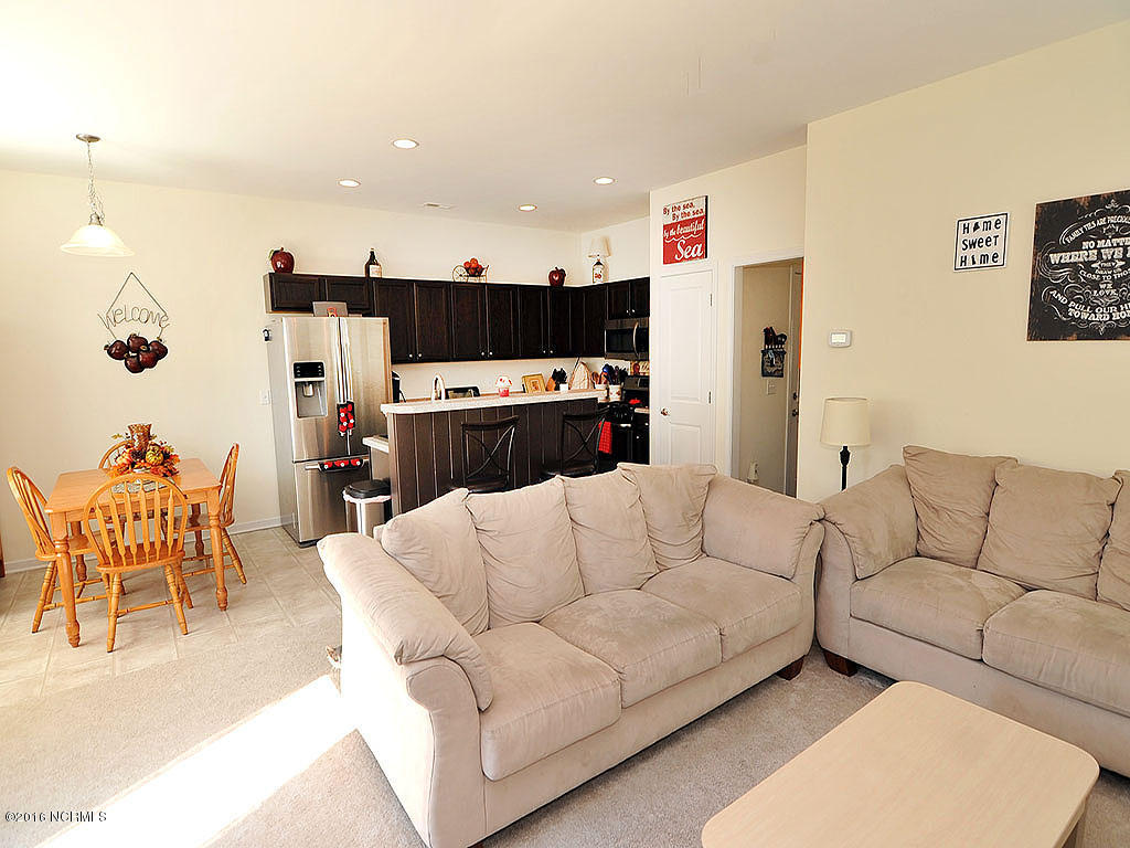 770 Bonaire Road Wilmington, NC 28412 - Photo 6 of 24 Living room